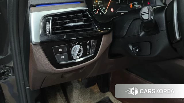 BMW 5 Series (G30) id 5004140 из Кореи 11