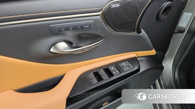Lexus ES300h 7th generation id 5033212 из Кореи 11