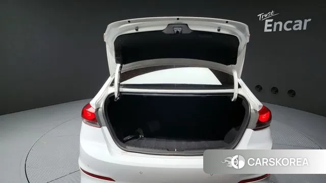 Hyundai Avante AD id 3265388 из Кореи 11
