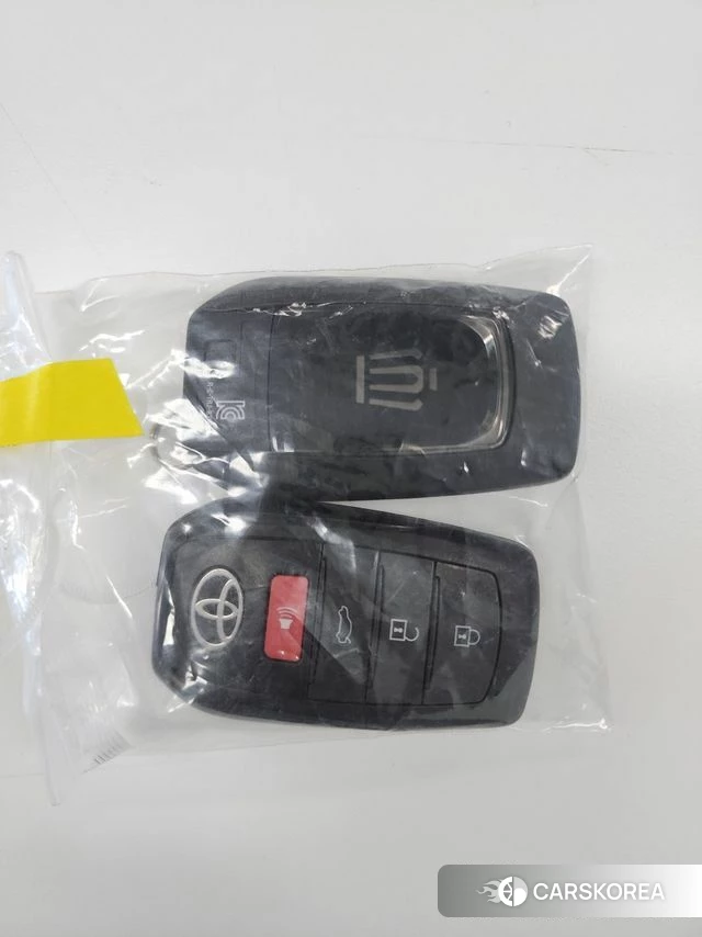 Toyota Crown Crossover id 4916719 из Кореи 11