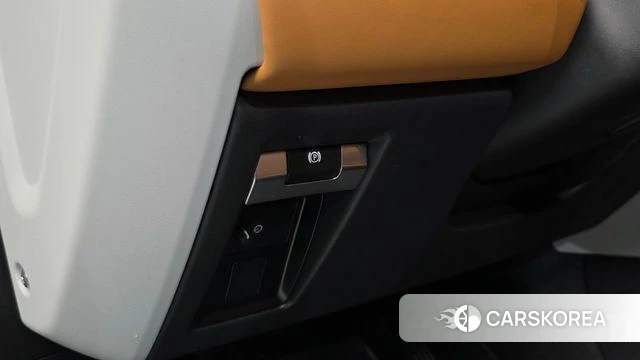 Land Rover Defender (L663) id 5033149 из Кореи 11