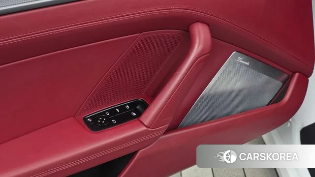 Porsche 911(992) id 4764449 из Кореи 11