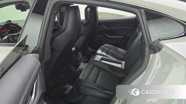 Porsche Taycan id 4778647 из Кореи 11