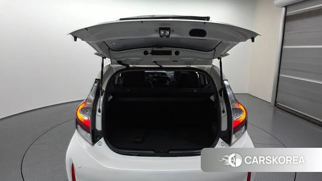 Toyota Prius C id 5048679 из Кореи 11