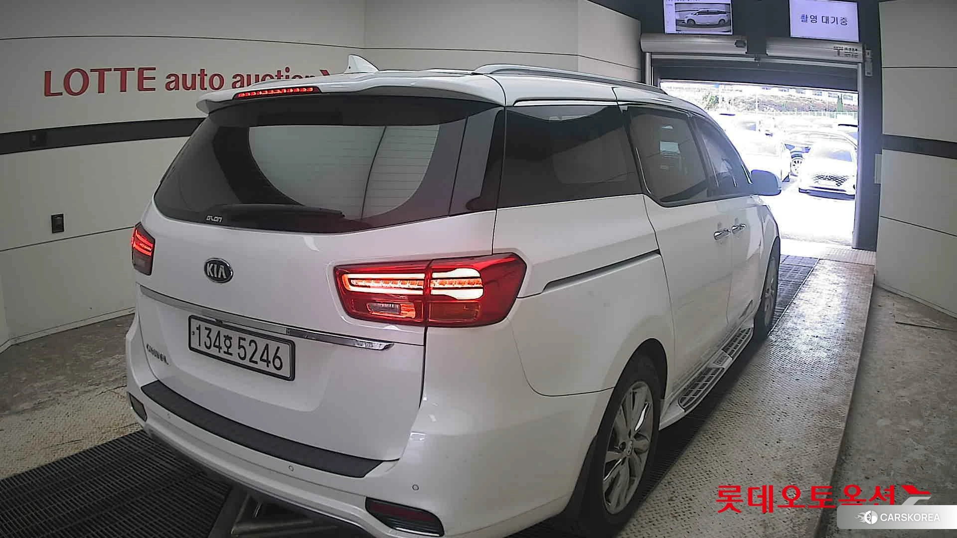 Kia Carnival id 4984654 из Кореи 11