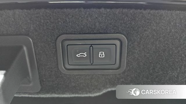Audi A8 (D5) id 4942770 из Кореи 11