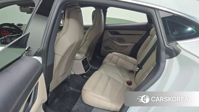 Porsche Taycan id 4745921 из Кореи 11