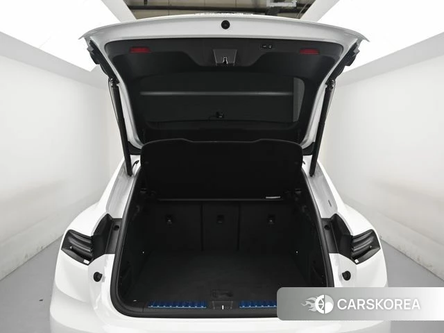 Porsche Makan EV id 4964274 из Кореи 11