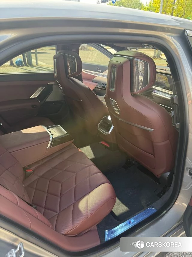 BMW 7 Series (G70) id 4980005 из Кореи 11