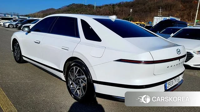 Hyundai Grandeur (GN7) id 3757392 из Кореи 11