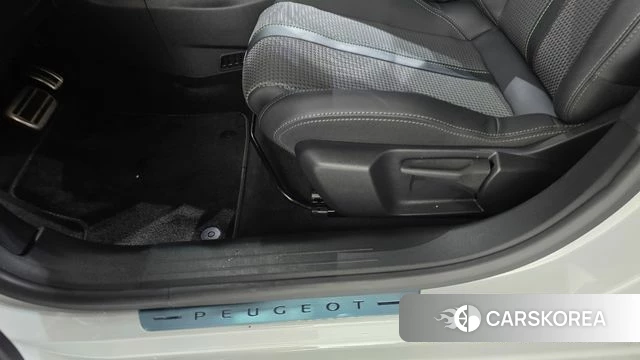 Peugeot e-208 second Generation id 5012195 из Кореи 11