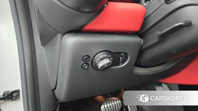 Mini Cooper S id 5028294 из Кореи 11