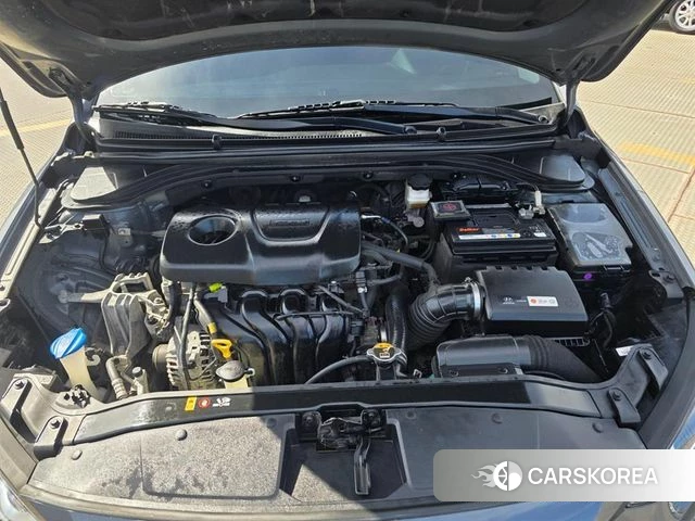 Hyundai Avante AD id 5000809 из Кореи 11