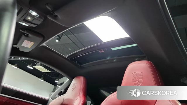 Porsche 911(992) id 4770032 из Кореи 11