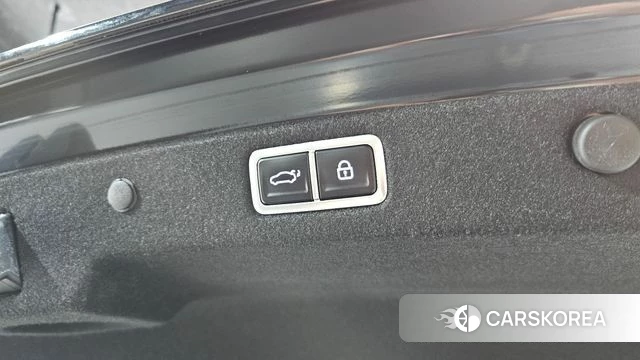 Hyundai Grandeur Hybrid (GN7) id 4980010 из Кореи 11