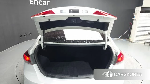 Hyundai Avante AD id 5019037 из Кореи 11