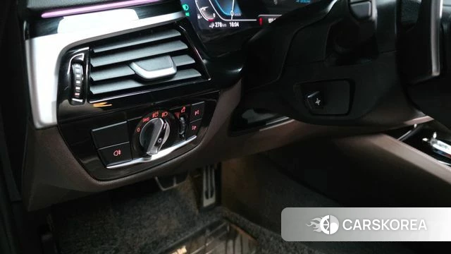 BMW 5 Series (G30) id 5017468 из Кореи 11