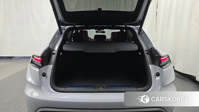 Porsche Makan EV id 4949882 из Кореи 11