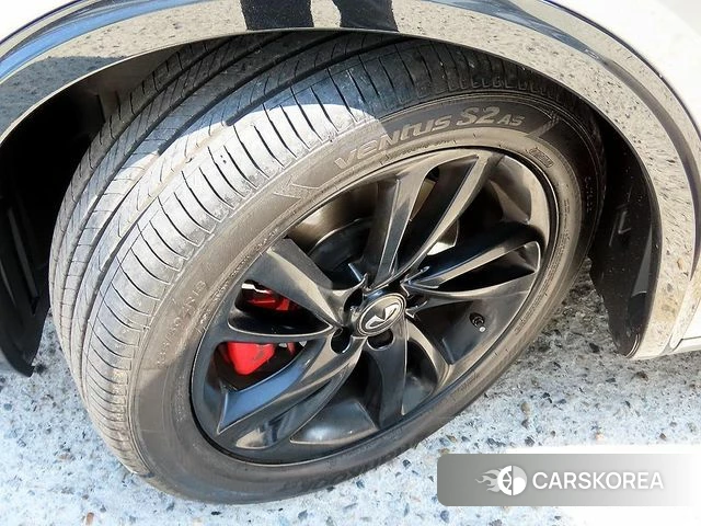 Infiniti Q30 id 4947235 из Кореи 11