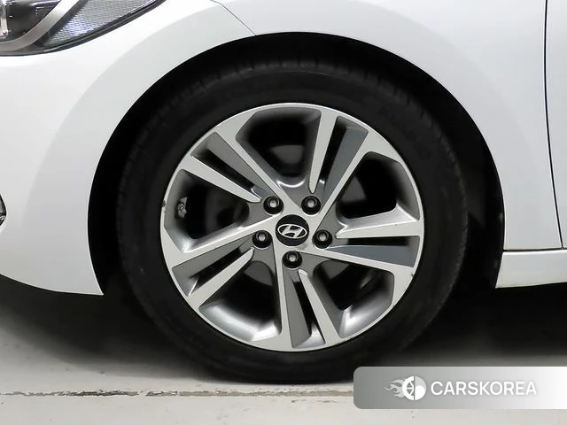 Hyundai Avante AD id 4638357 из Кореи 11