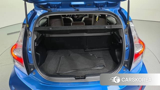 Toyota Prius C id 4907638 из Кореи 11