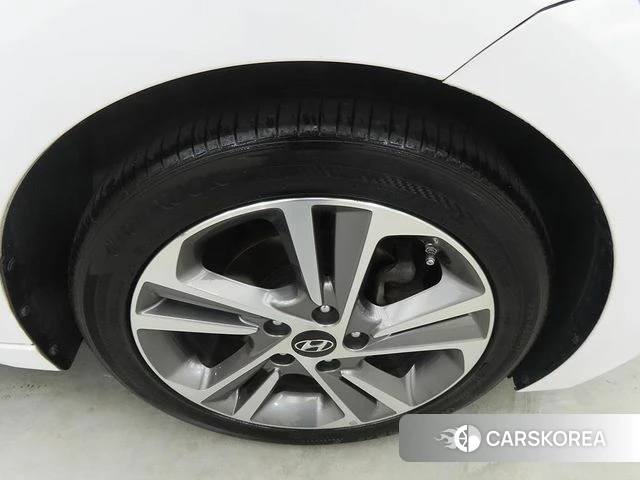 Hyundai Avante AD id 4978188 из Кореи 11