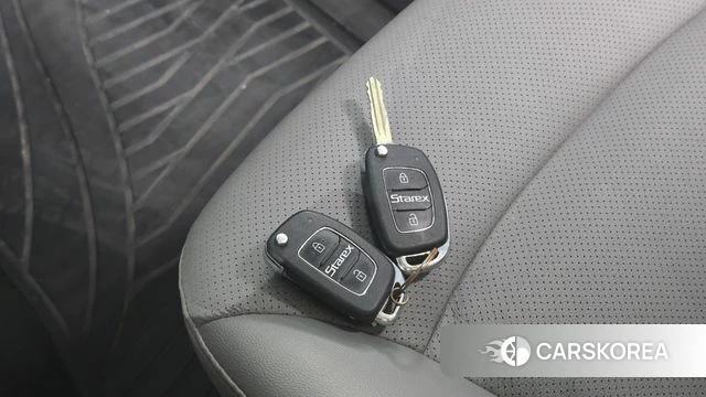 Hyundai The New Grand Starex id 4551715 из Кореи 11