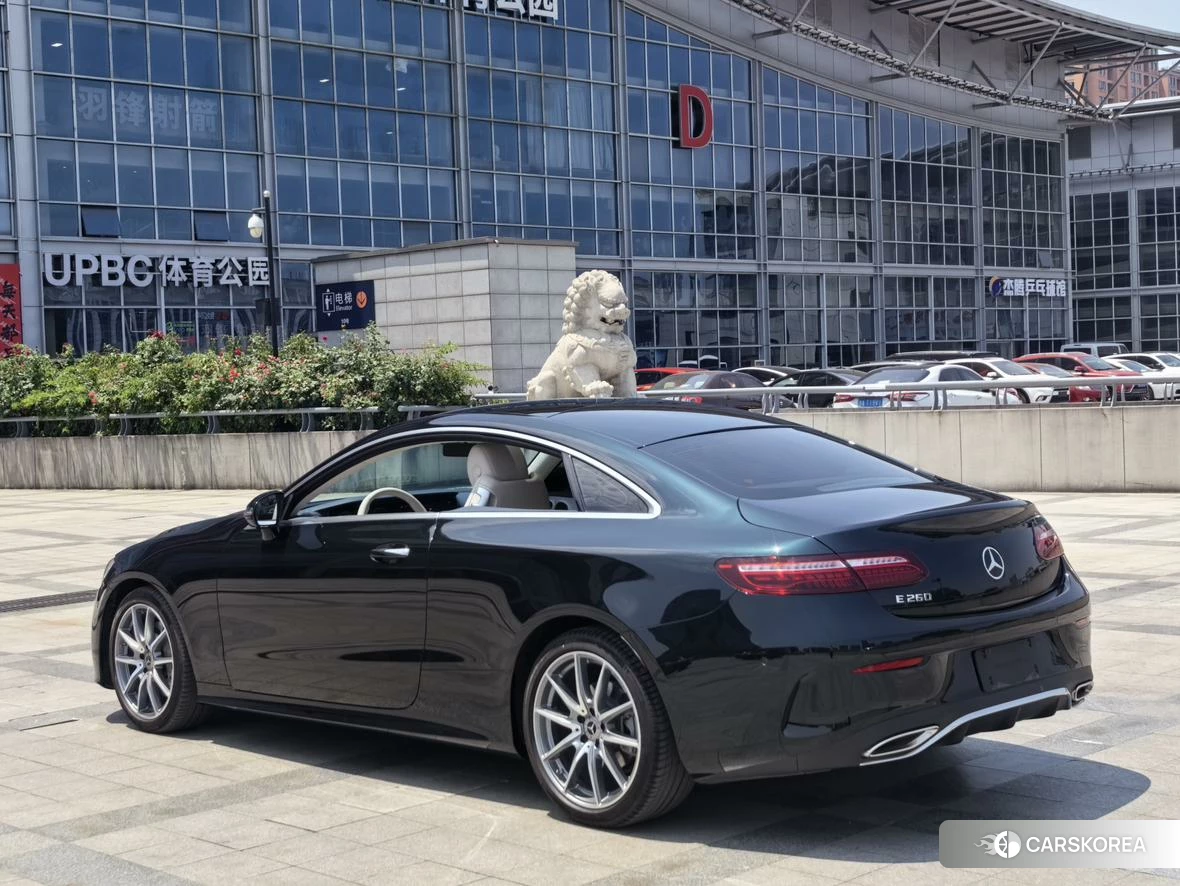 Mercedes-Benz E-Class 2022 Зеленый из Китая, фото 3