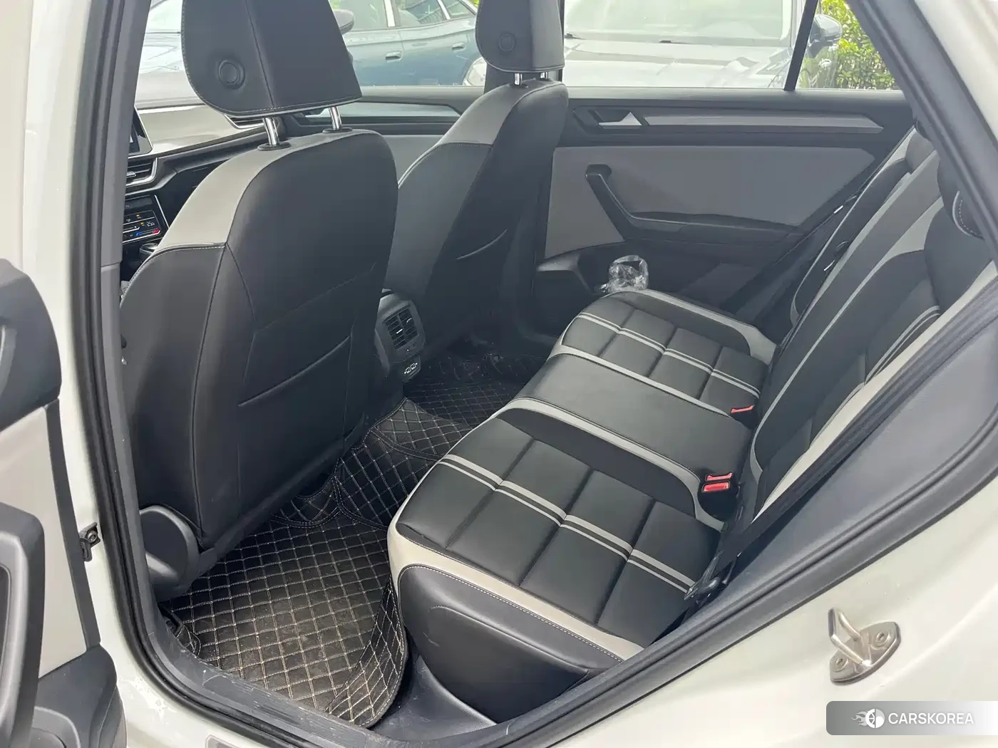 Volkswagen T-Roc 2024 Белый из Китая, фото 2
