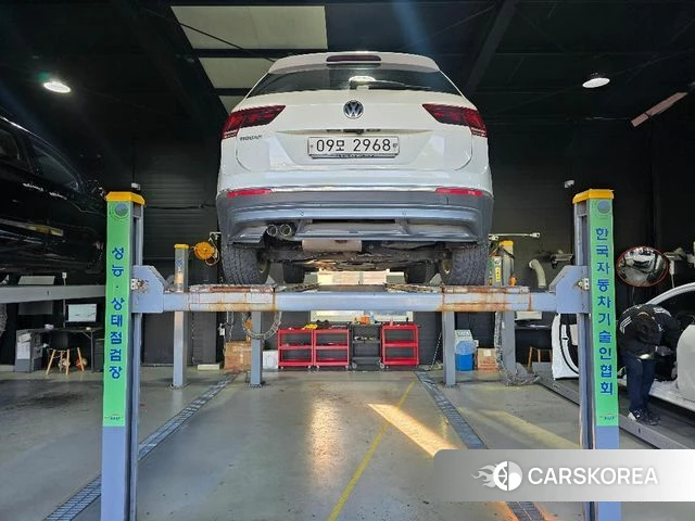 Volkswagen Tiguan second Generation 2018 Белый из Кореи, фото 2