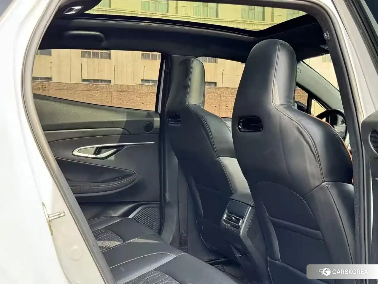Chang'an Changan UNI-V 2022 Белый из Китая, фото 2