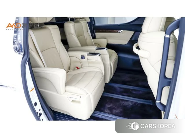 Toyota Alphard 2021 Белый из Китая, фото 3