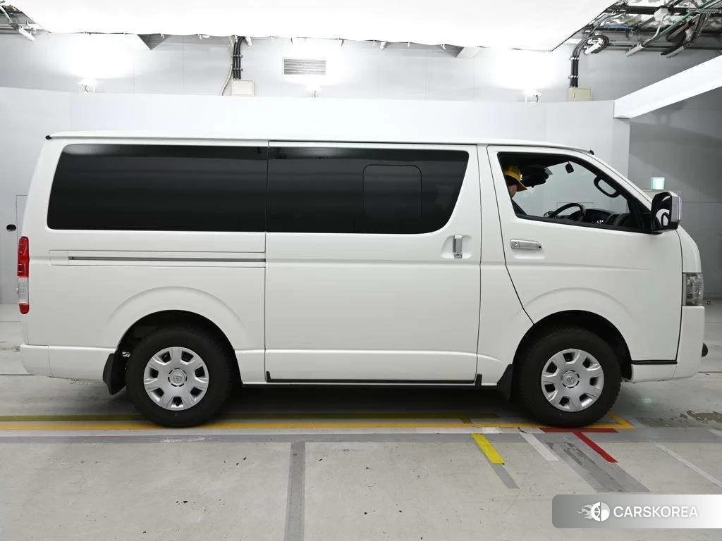 Toyota HiAce Van 2020 из Японии, фото 2