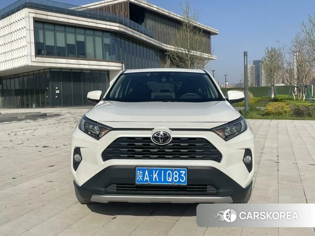 Toyota RAV4 2021 Белый из Китая, фото 2