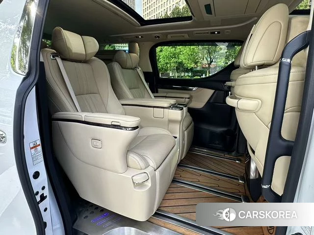 Toyota Vellfire 2022 Белый из Китая, фото 3