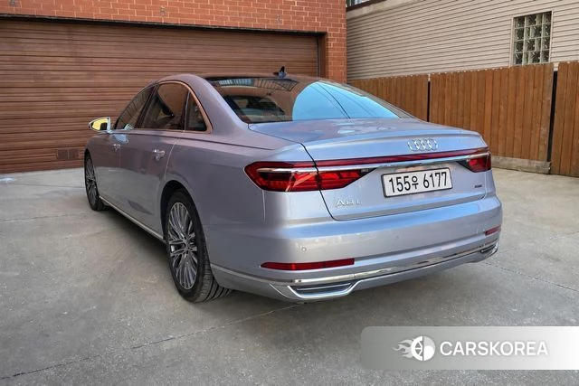 Audi A8 (D5) 2020 Светло-серебряный цвет из Кореи, фото 2