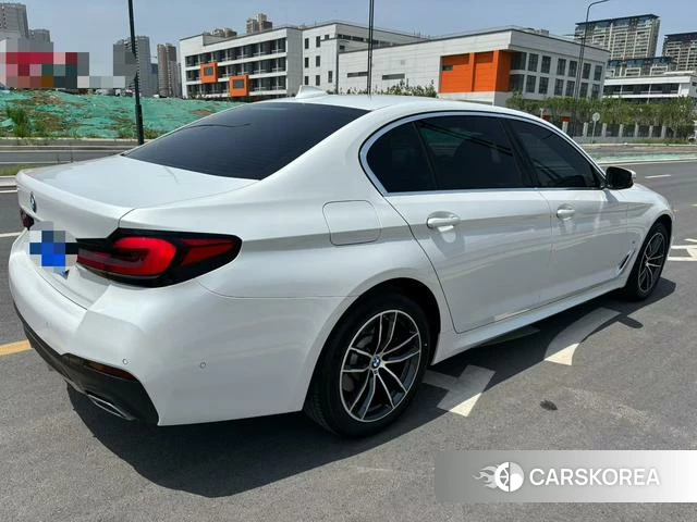 BMW 5 series 2023 Белый из Китая, фото 2