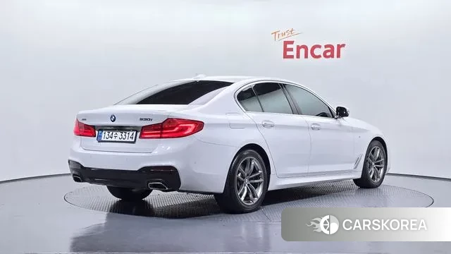 BMW 5 Series (G30) id 3728839 из Кореи 12