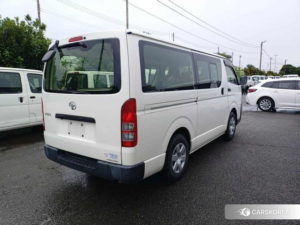Toyota HiAce Van 2021 из Японии, фото 2