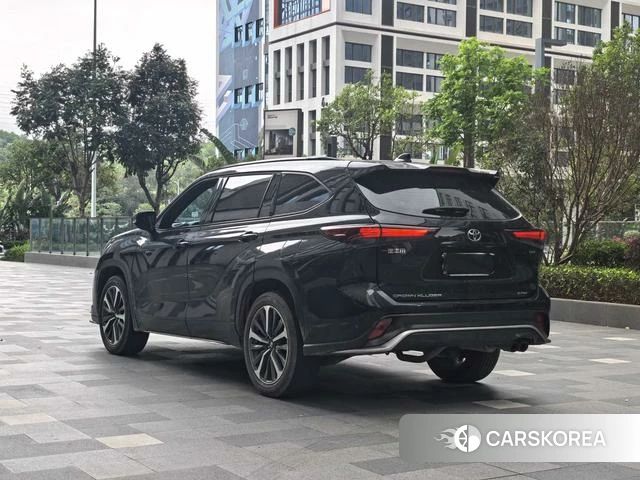 Toyota Crown 2024 Черный из Китая, фото 2