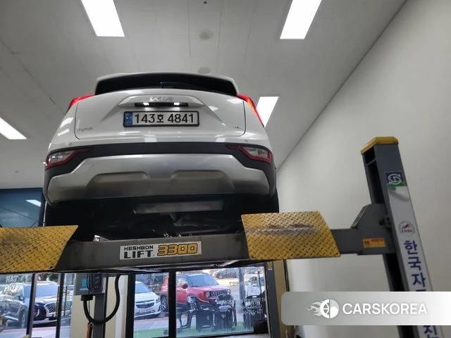 Kia Di Ol Nu Niro 2022 Белый из Кореи, фото 2