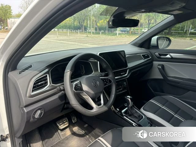 Volkswagen T-Roc 2024 Белый из Китая, фото 2