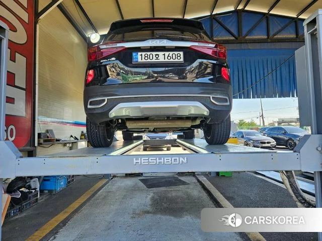 Kia Seltos 2022 Черный из Кореи, фото 2