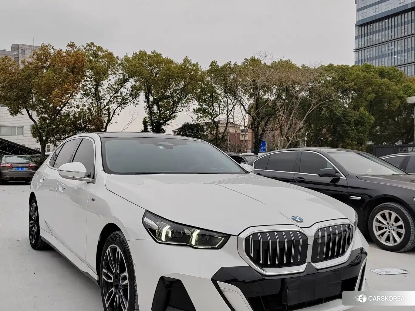 BMW 5 series 2025 Белый из Китая, фото 2