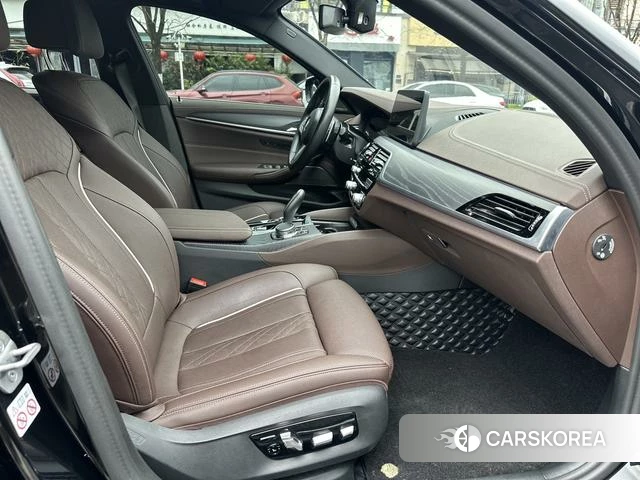 BMW 5 series 2023 Черный из Китая, фото 5