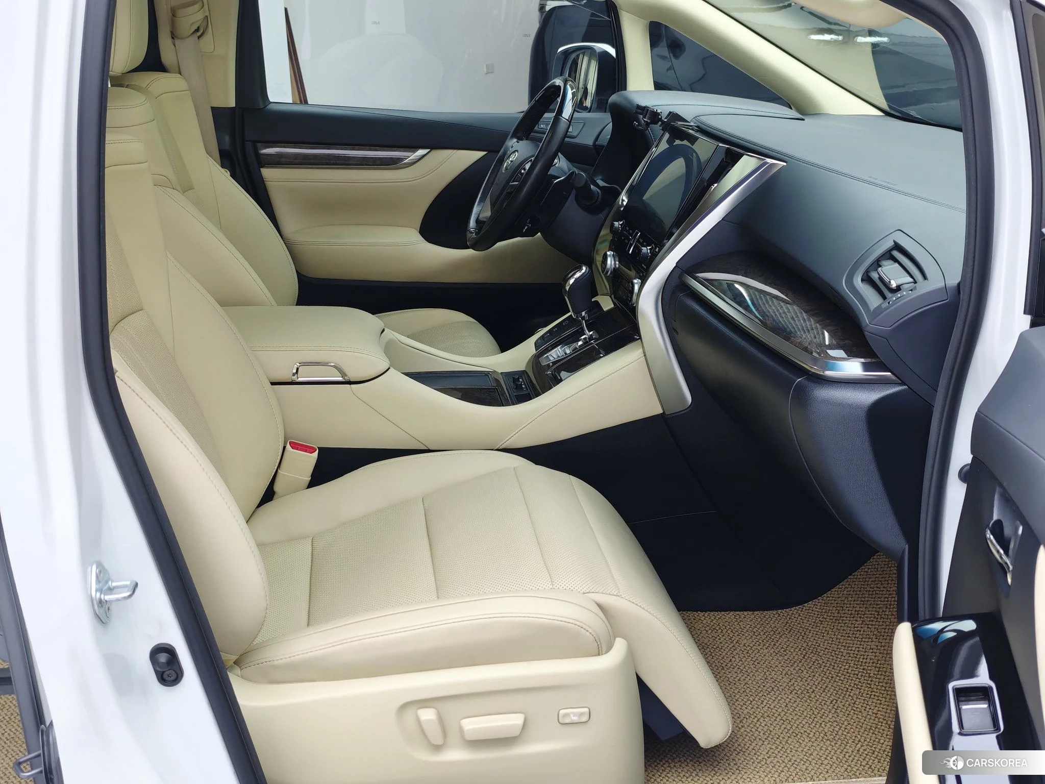 Toyota Vellfire 2021 Белый из Китая, фото 3