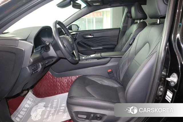 Toyota Avalon 2024 Черный из Китая, фото 2