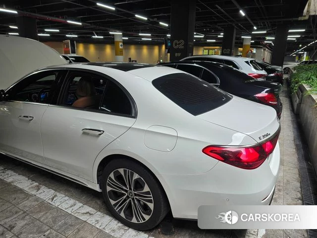 Mercedes-Benz E-Class W214 2025 Черный из Кореи, фото 2