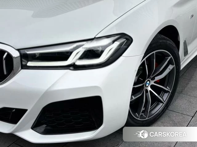 BMW 5 series 2023 Белый из Китая, фото 2