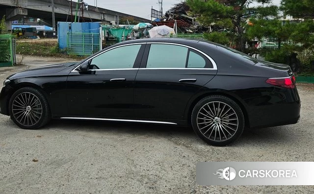 Mercedes-Benz E-Class W214 2024 Черный из Кореи, фото 2
